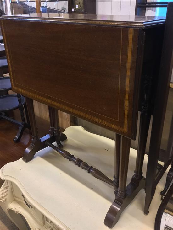 Inlaid mahogany Sutherland table